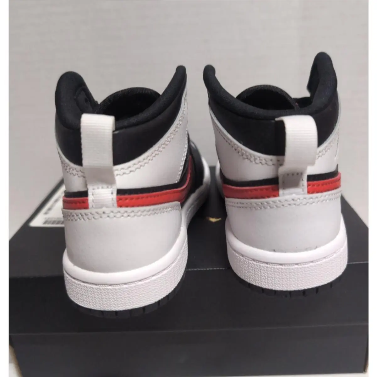 Nike shoes - Air Jordan 1 Mid - Air Mid - Red 4