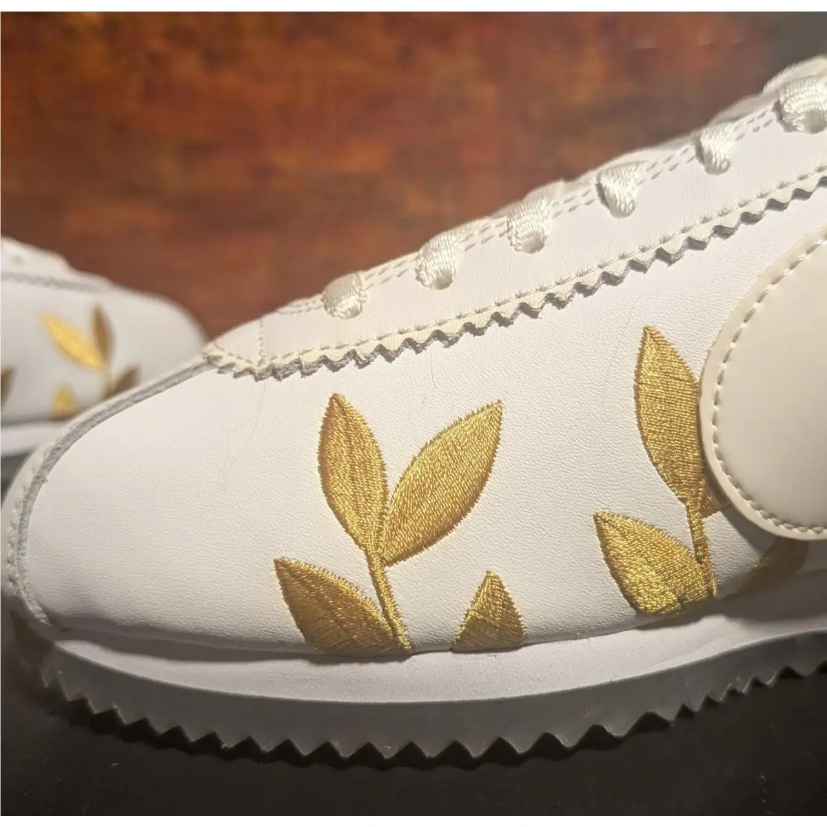 Nike shoes - Nike Classic Cortez SE - Classic Cortez - AR5393-100 - White 9