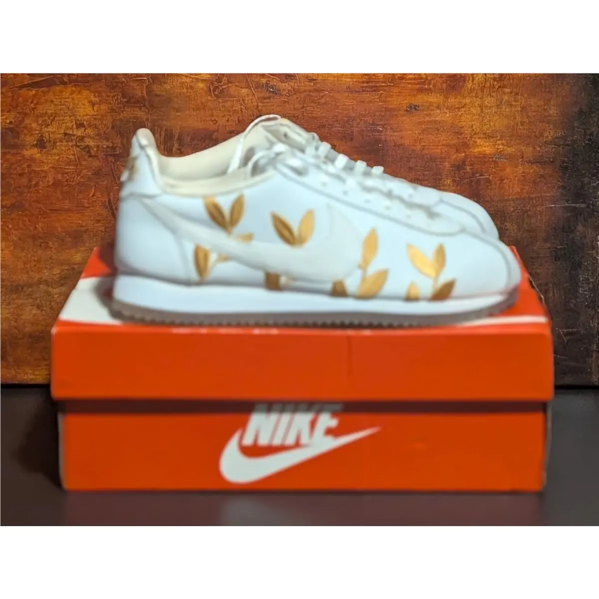 Nike shoes - Nike Classic Cortez SE - Classic Cortez - AR5393-100 - White 0