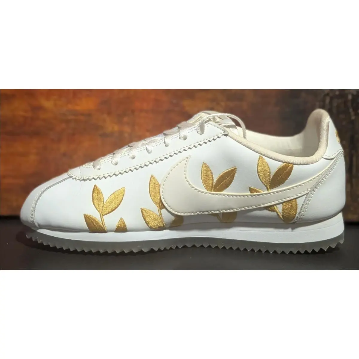 Nike shoes - Nike Classic Cortez SE - Classic Cortez - AR5393-100 - White 4