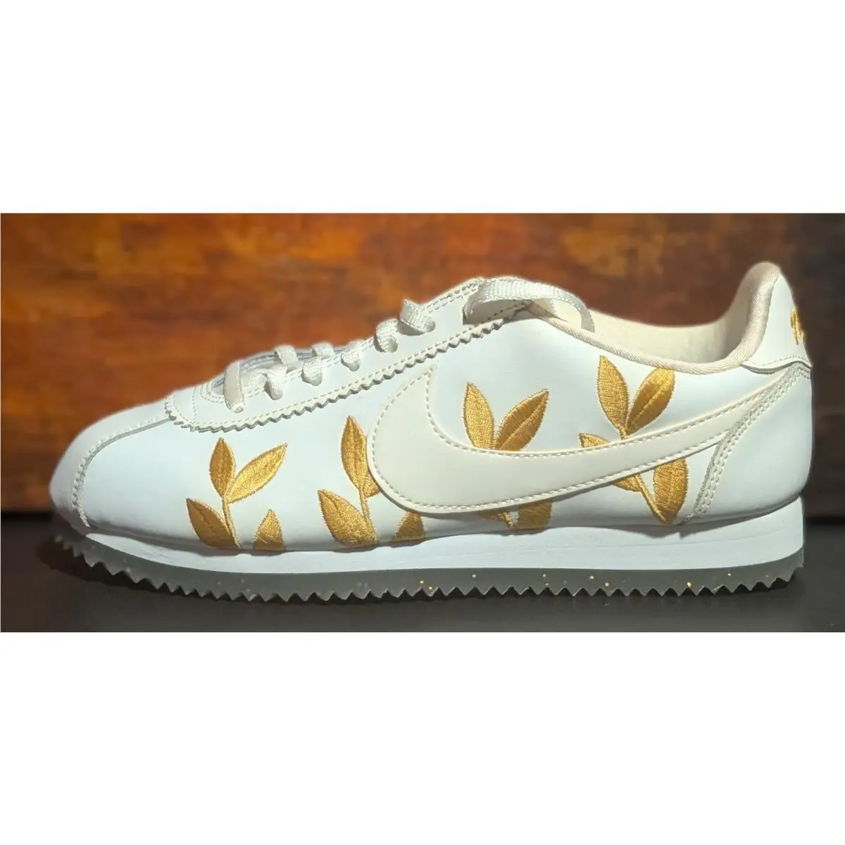 Nike shoes - Nike Classic Cortez SE - Classic Cortez - AR5393-100 - White 6