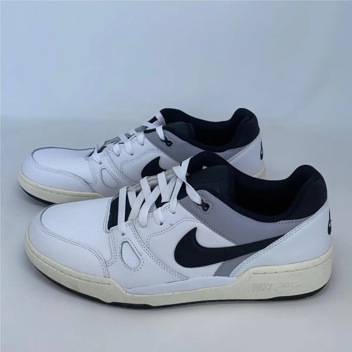 Nike shoes - White (UPC: 196969575526) 0