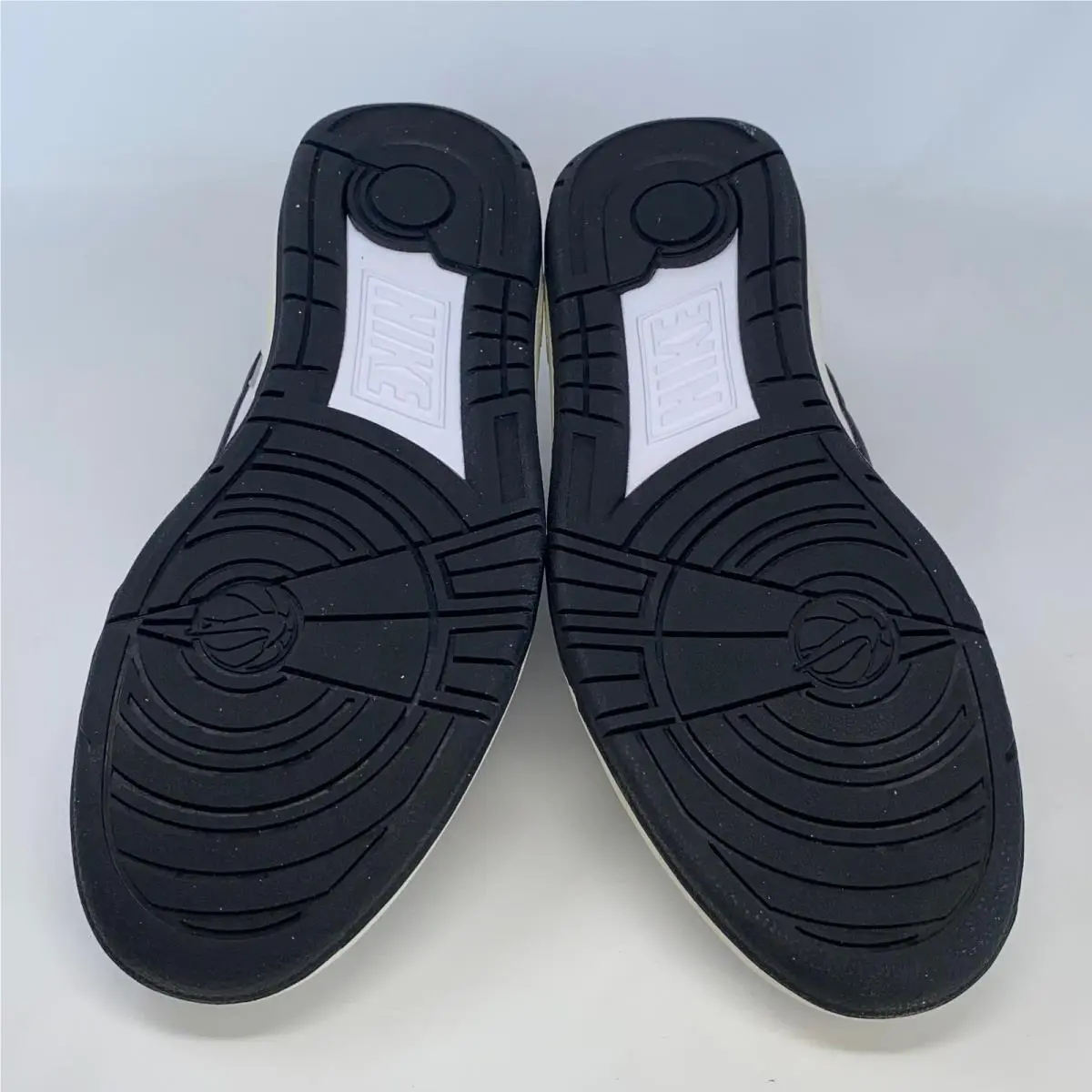 Nike shoes - White (UPC: 196969575526) 4