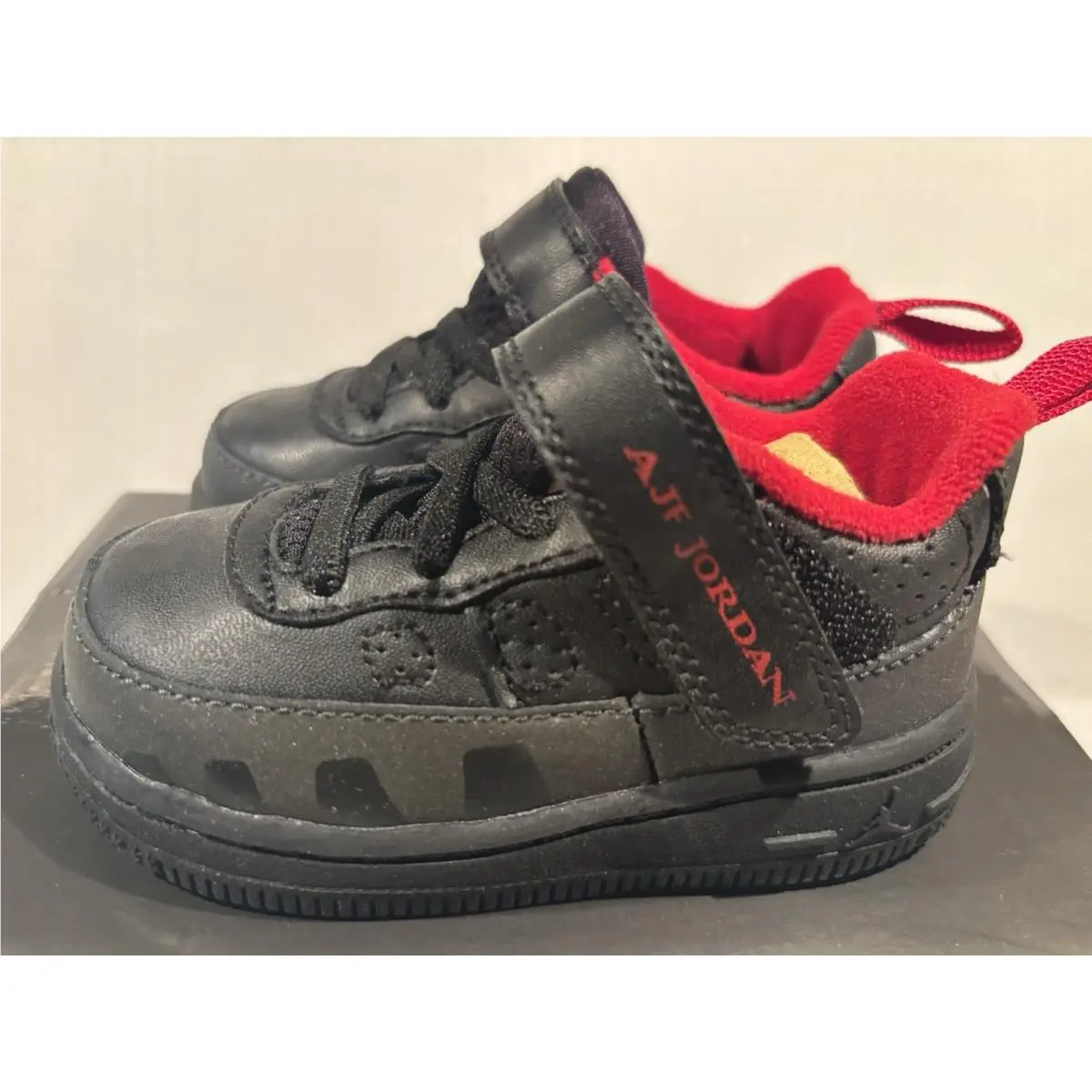 Nike shoes - Nike - BLACK/VARSITY RED-DARK CHARCOAL 0