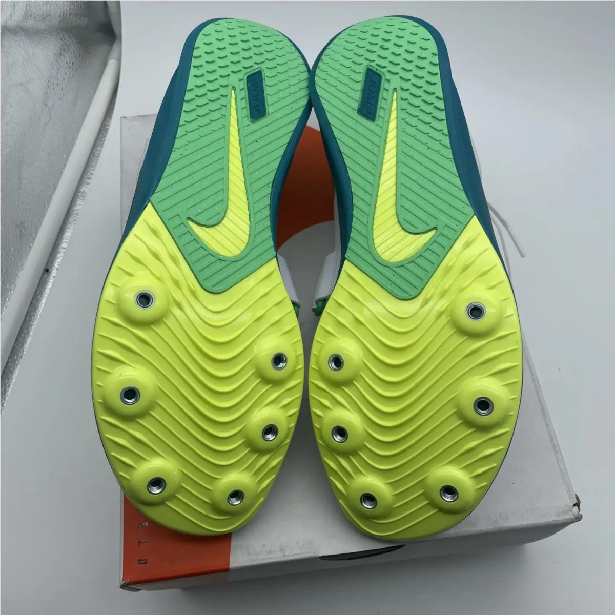 Nike shoes - White 5
