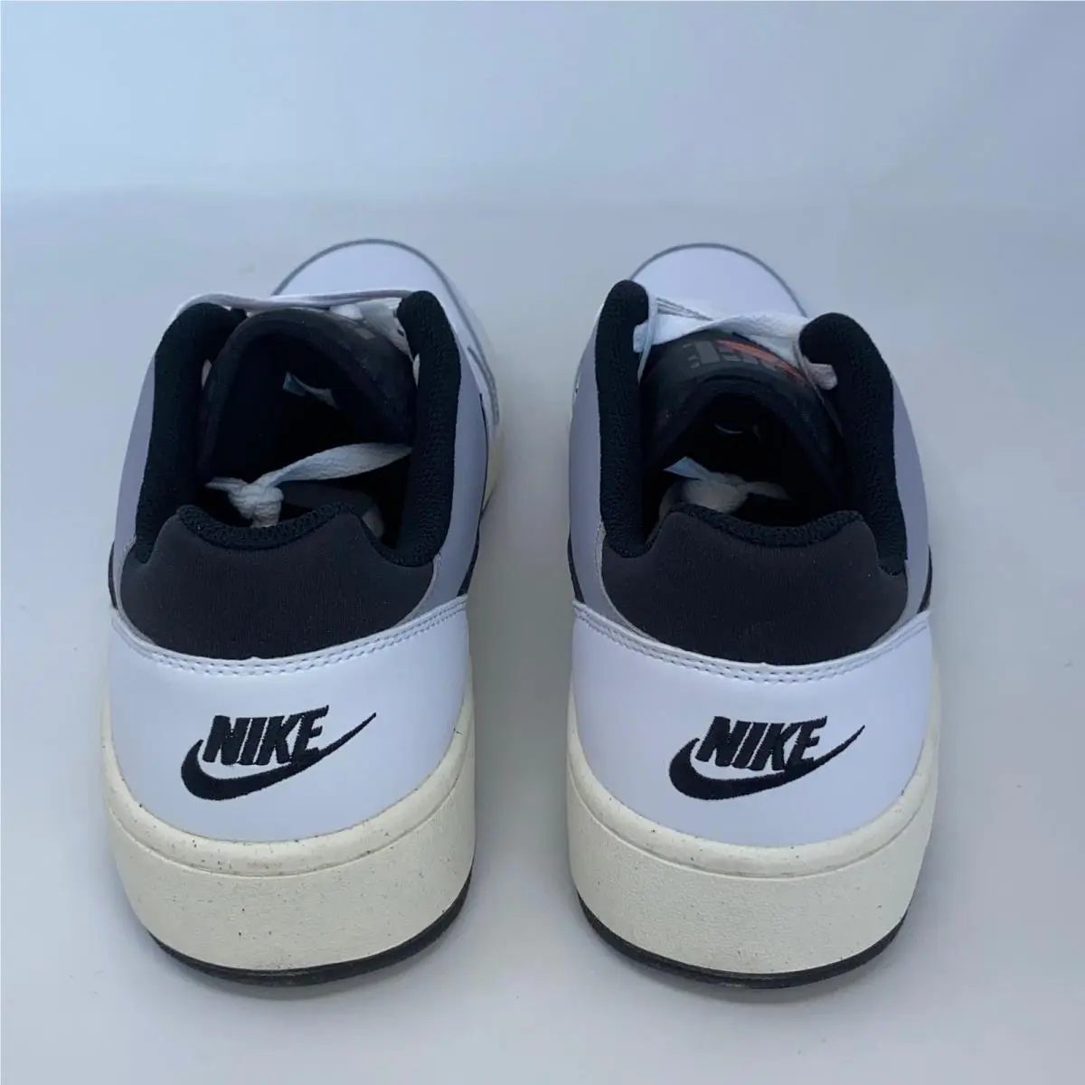 Nike shoes - White (UPC: 196969575519) 1