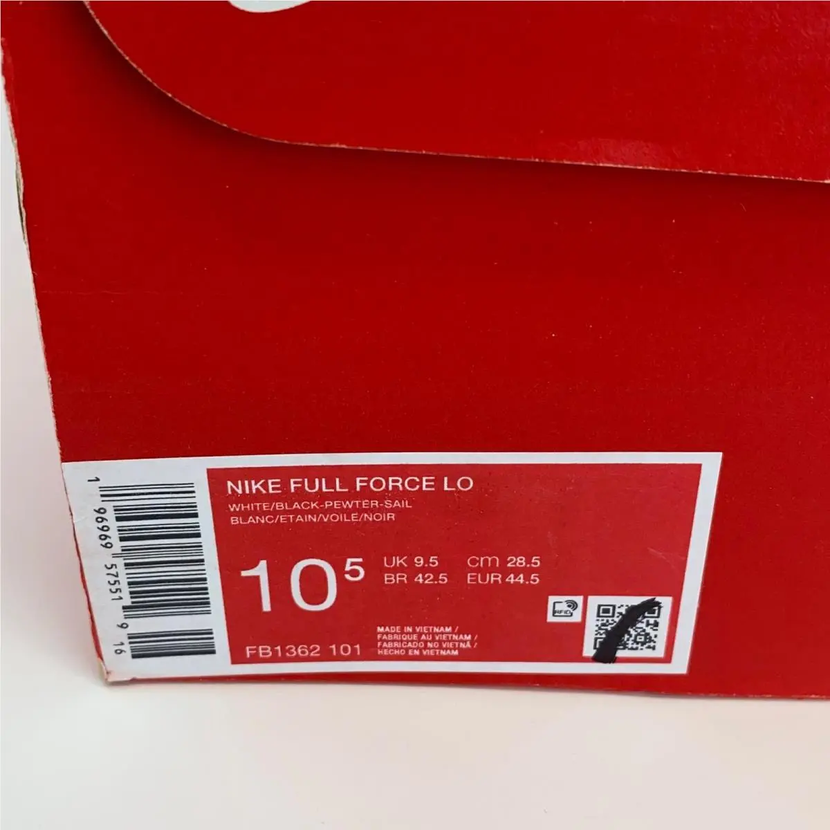 Nike shoes - White (UPC: 196969575519) 3