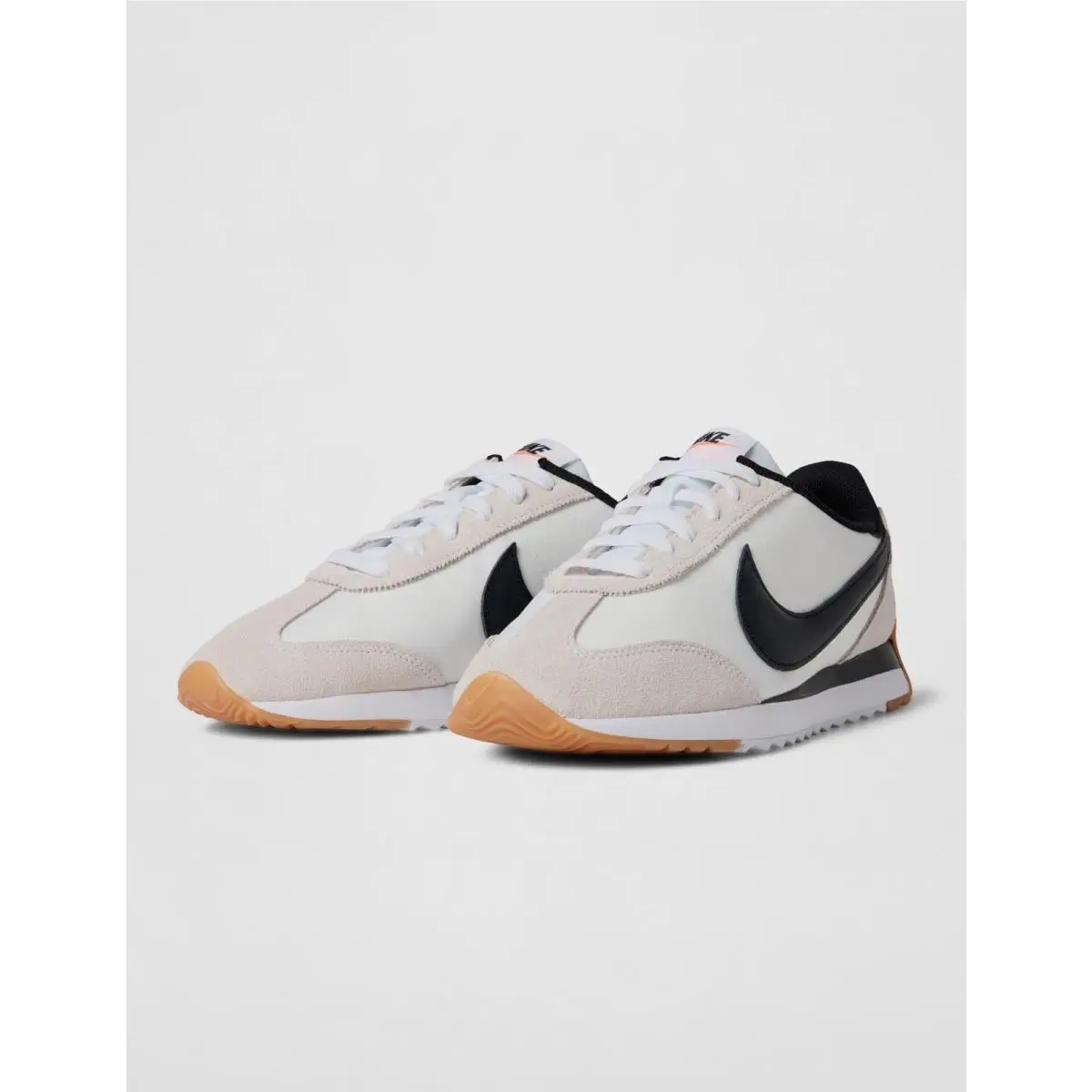 Nike shoes - White 3