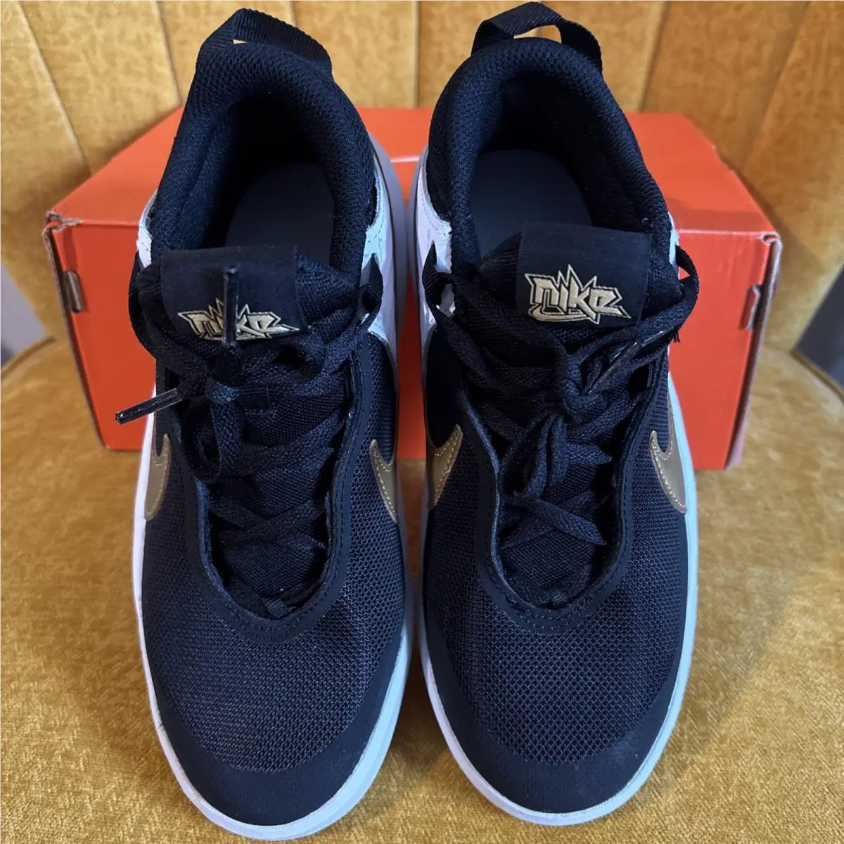 Nike shoes - NIKE TEAM HUSTLE D 10 - Black 0