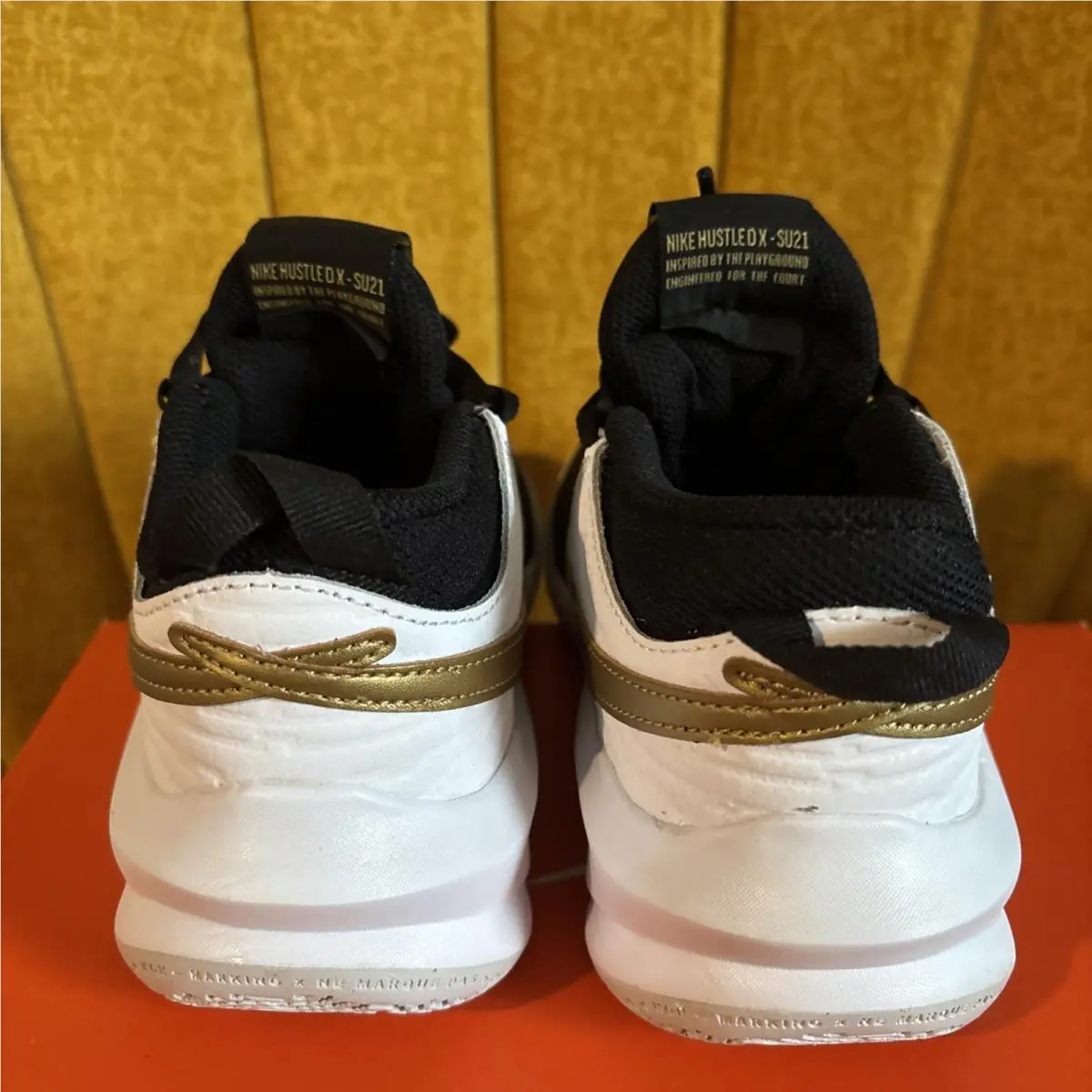 Nike shoes - NIKE TEAM HUSTLE D 10 - Black 1