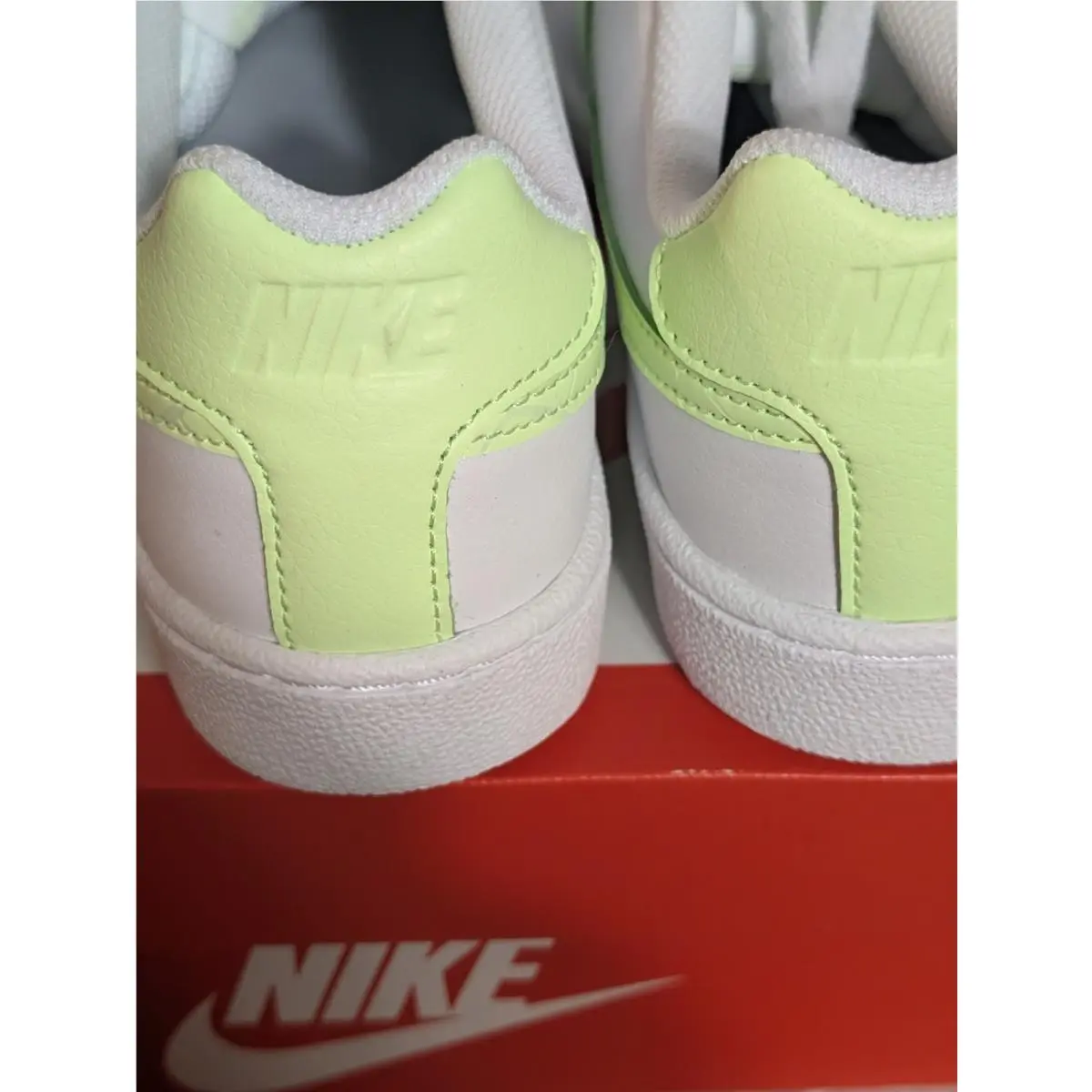 Nike shoes - White, Green 0