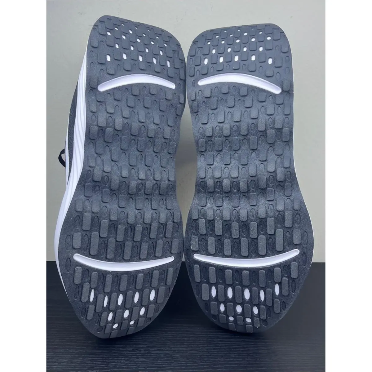 Nike shoes - Black 4