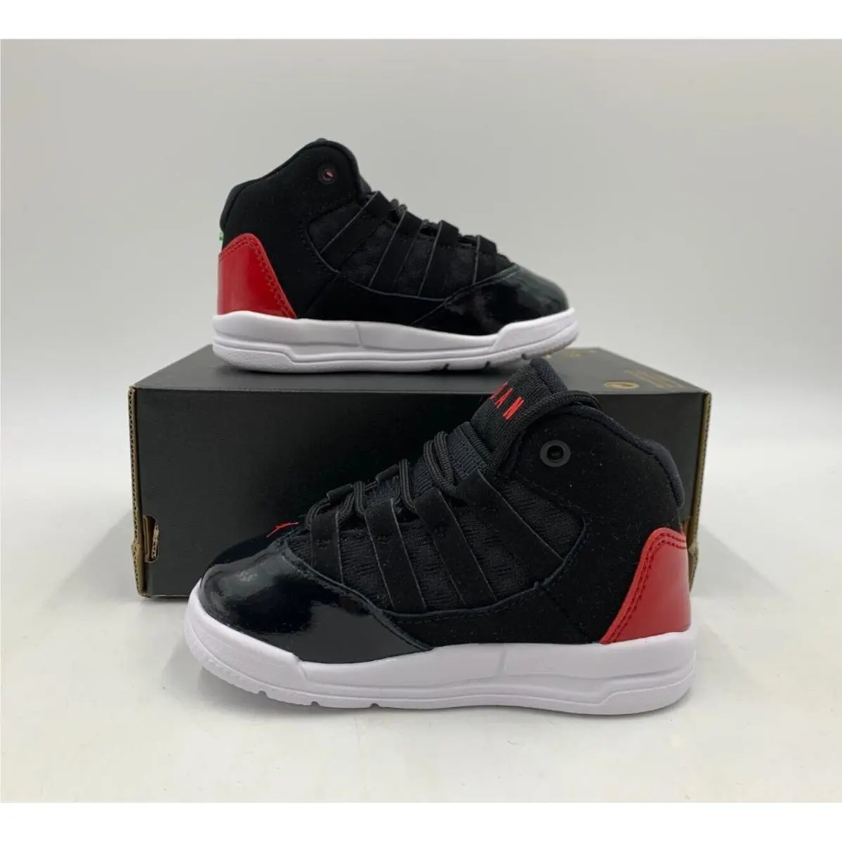 Nike Jordan Max Aura TD Toddler Shoes Black Red Sz 6C AQ9215-006