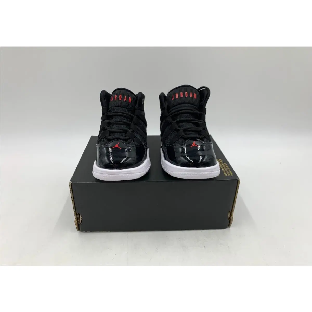 Nike shoes - Jordan Max Aura - Max Aura - AQ9216-006 - Black & Red 0