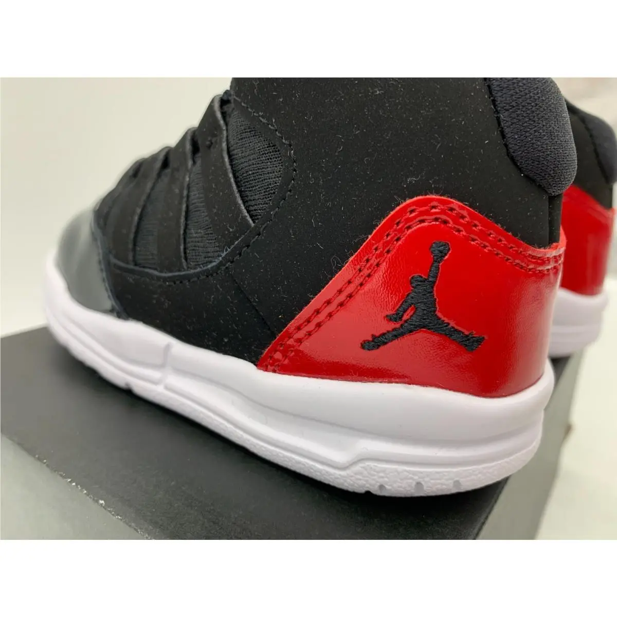 Nike shoes - Jordan Max Aura - Max Aura - AQ9216-006 - Black & Red 2