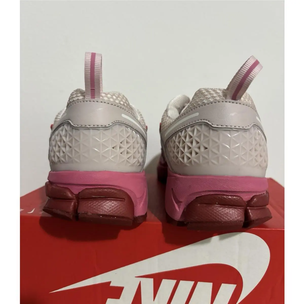 Nike shoes - vomero 5 - vomero - Silt Red Peony (UPC: 198726899722) 2
