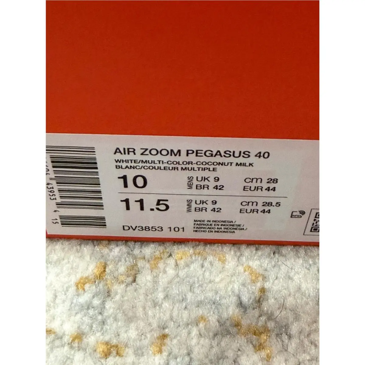 Nike shoes - White 4