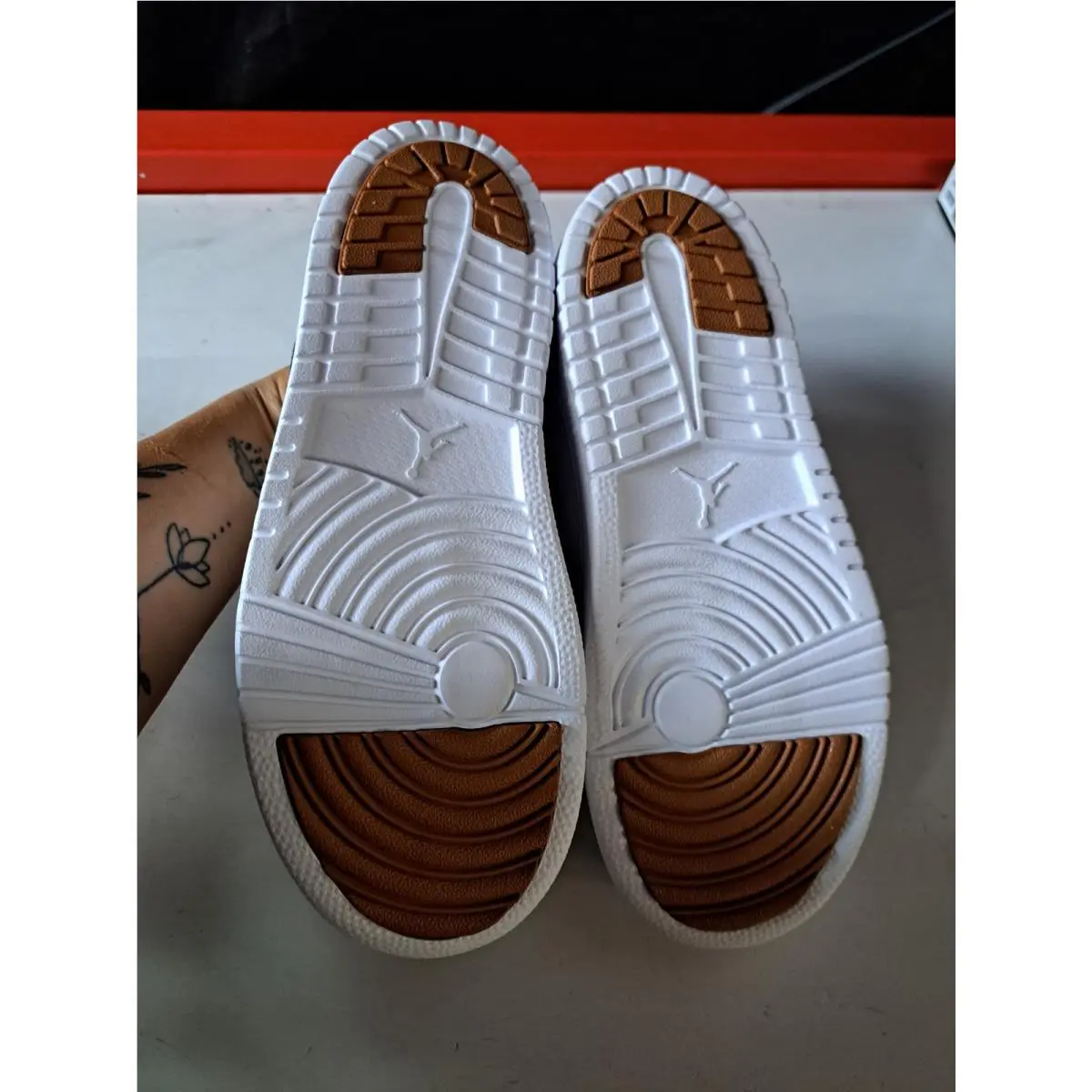 Nike shoes - Air Jordan 1 - Air - White 3
