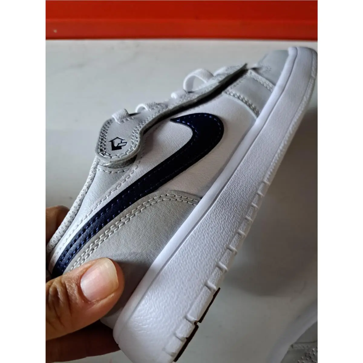 Nike shoes - Air Jordan 1 - Air - White 4