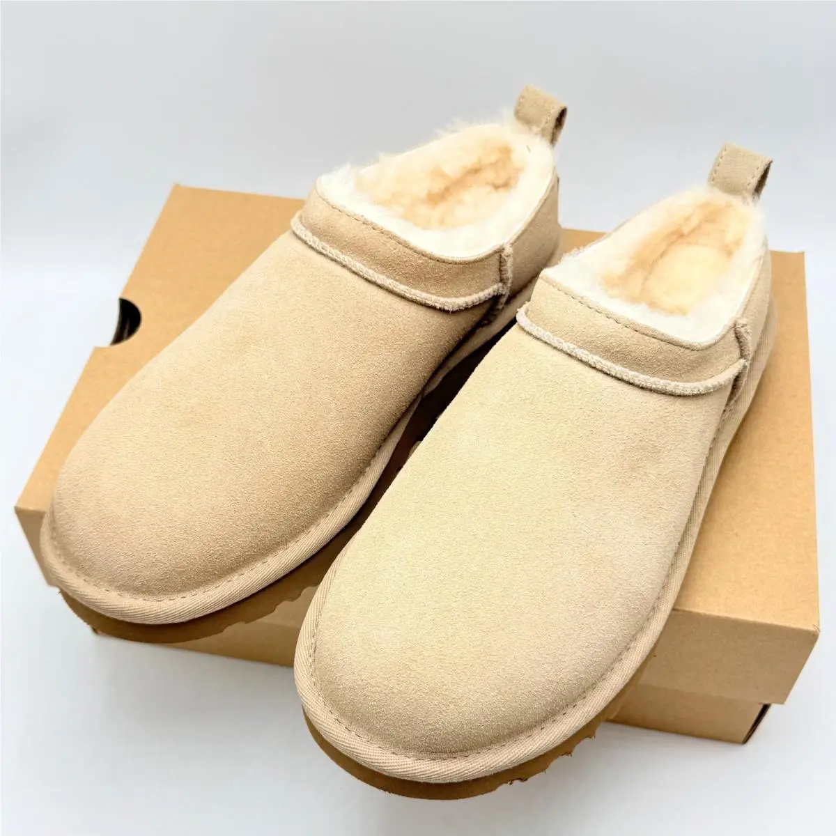 UGG shoes - Sand (SAN) / Classic Warm Sand Beige 0