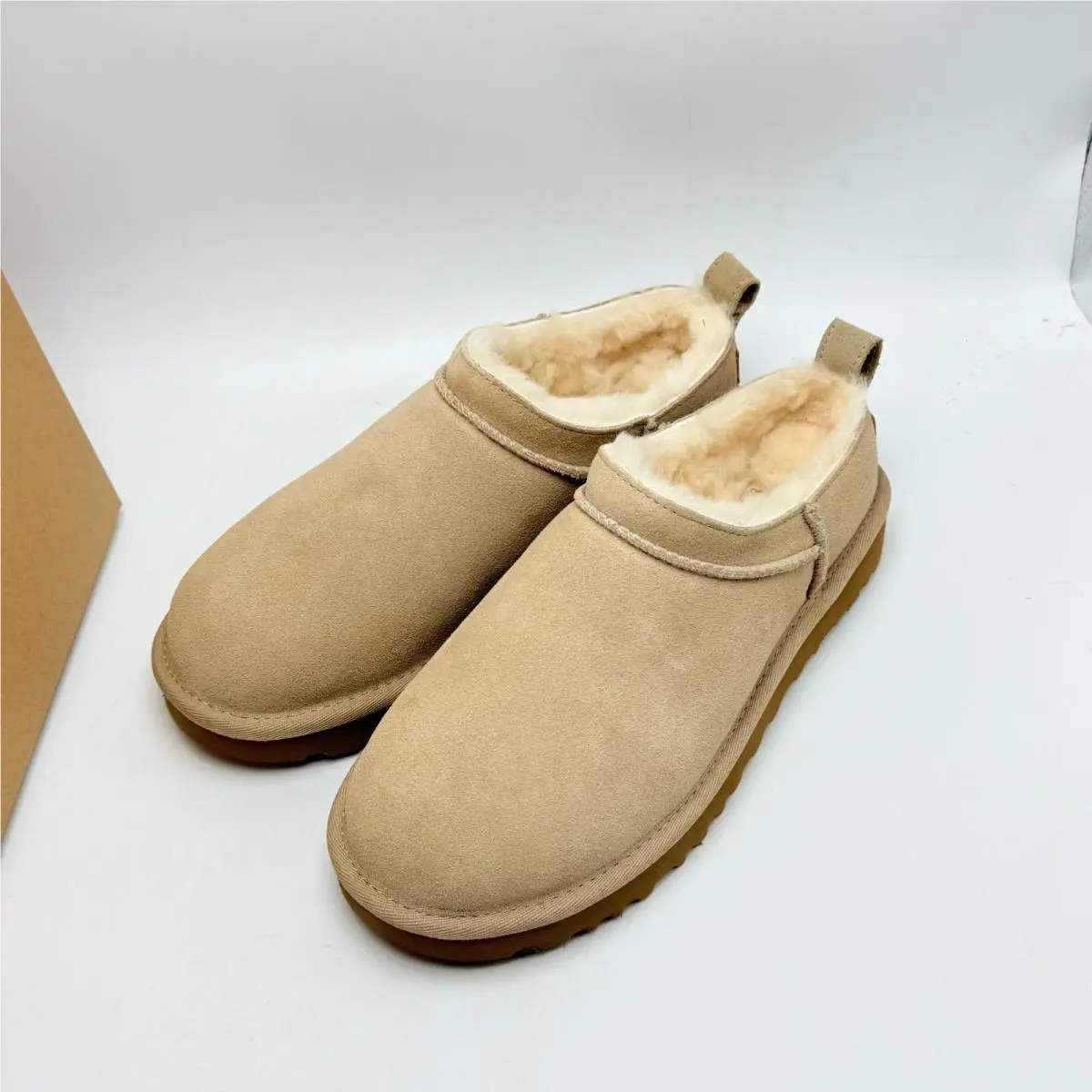 UGG shoes - Sand (SAN) / Classic Warm Sand Beige 2
