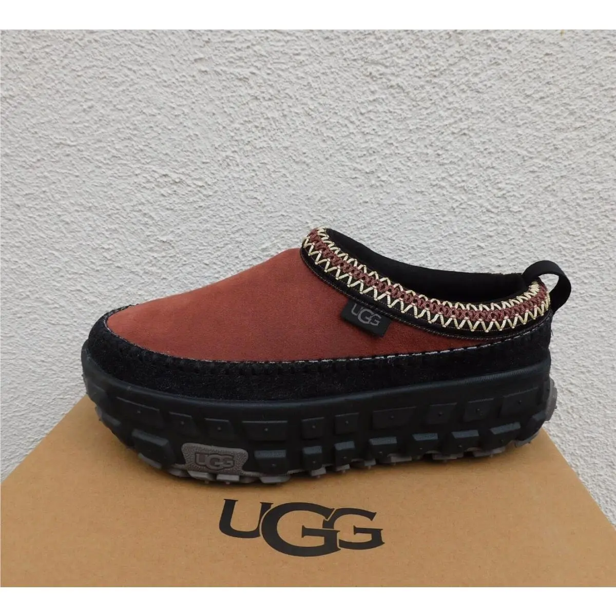 UGG shoes - UGG Venture Daze - Venture Daze - Red Jasper/ Black (UPC: 197634293967) 1