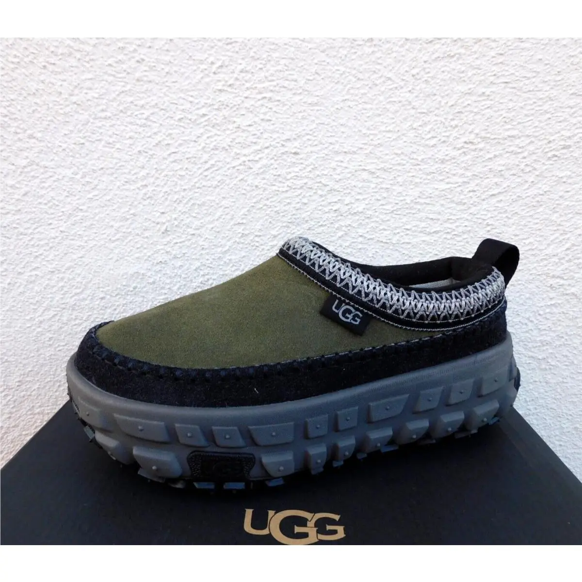 UGG shoes - UGG Venture Daze - Venture Daze - Burnt Olive/ Charcoal (UPC: 197634293776) 2
