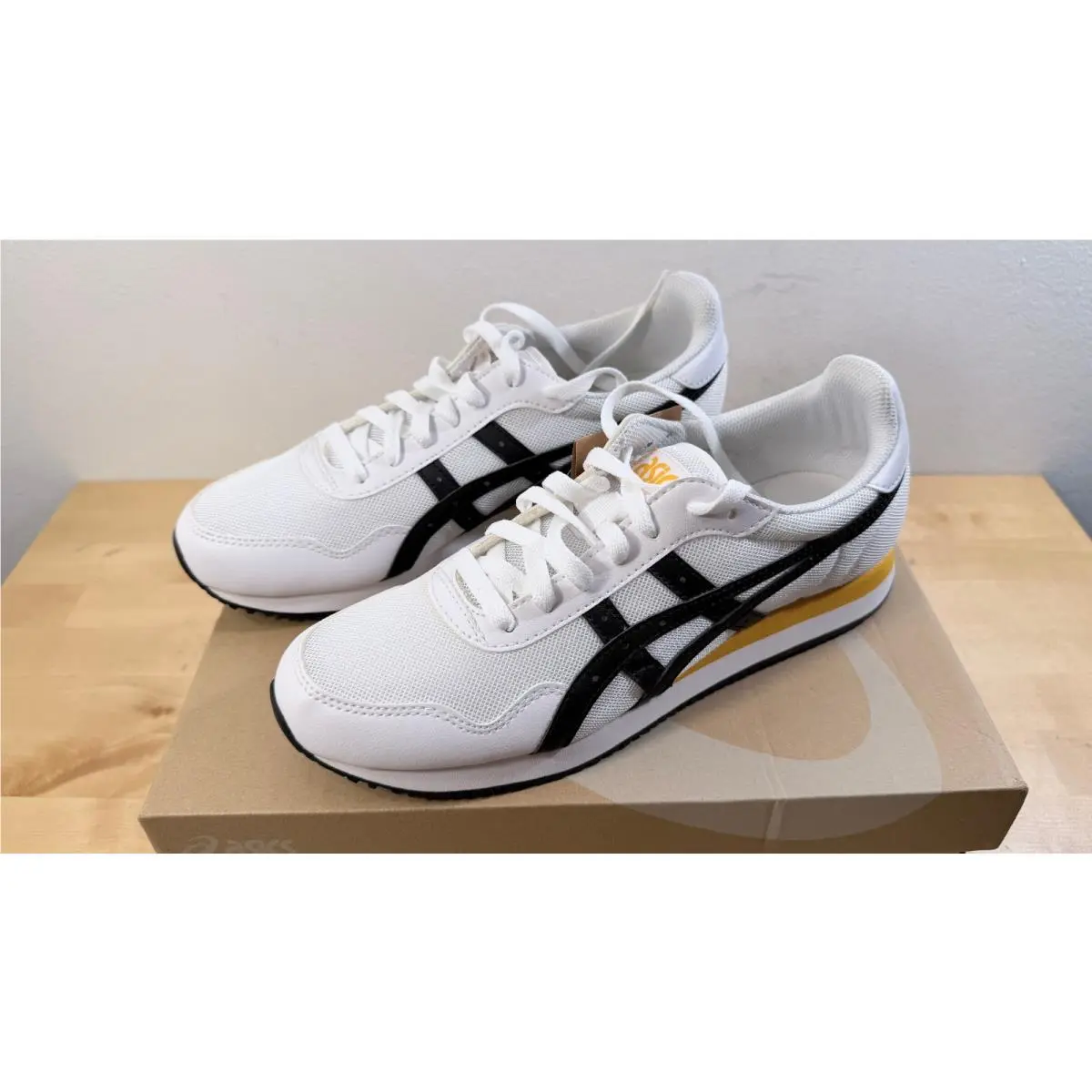 Asics shoes - ASICS Tiger Runner - Tiger Runner - 1201A267-100 - White 0