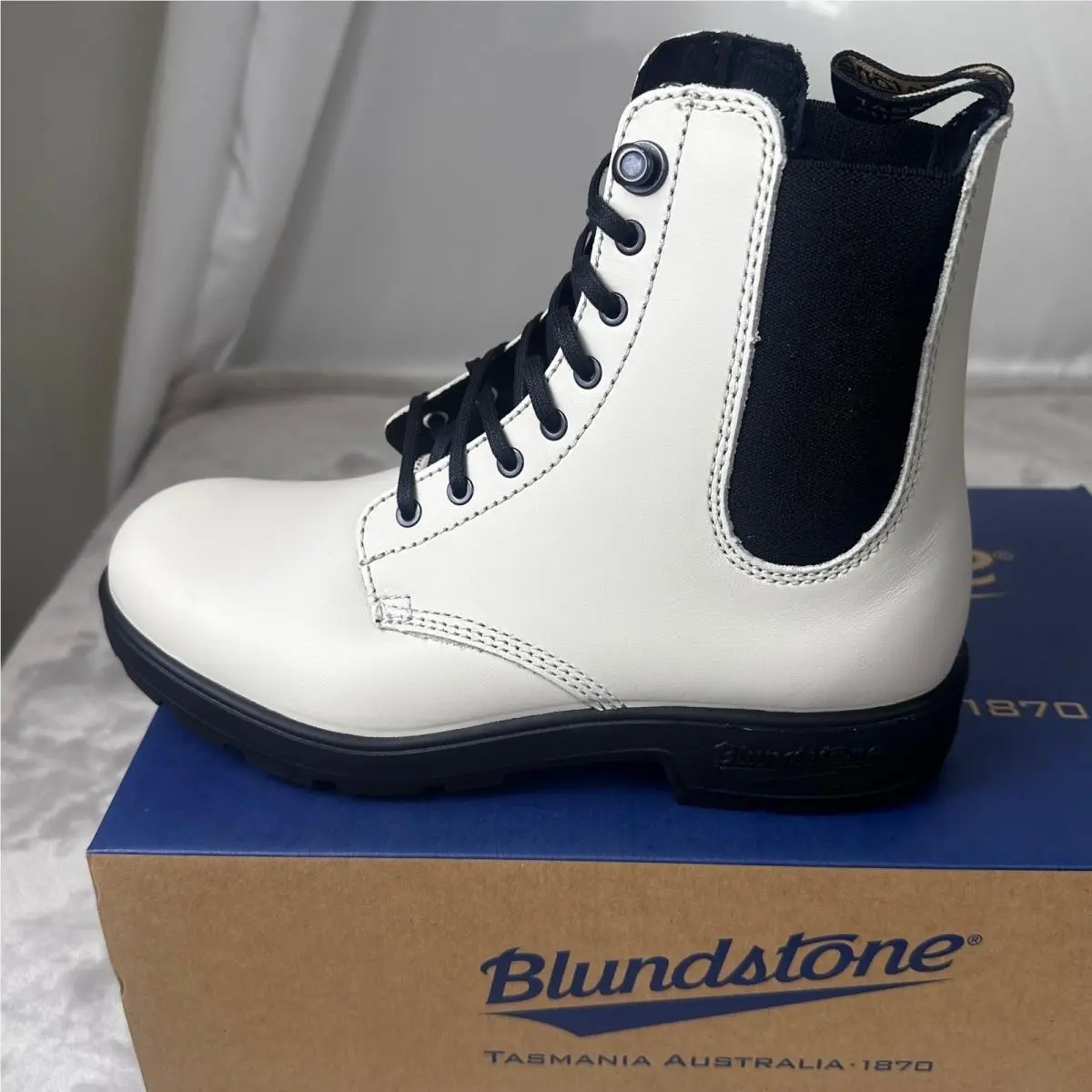 Blundstone shoes - White 6