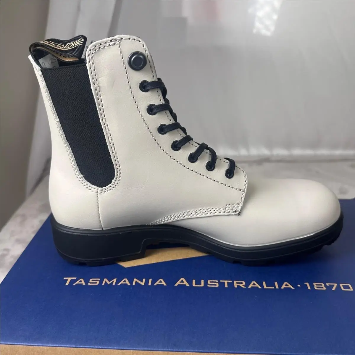 Blundstone shoes - White 9