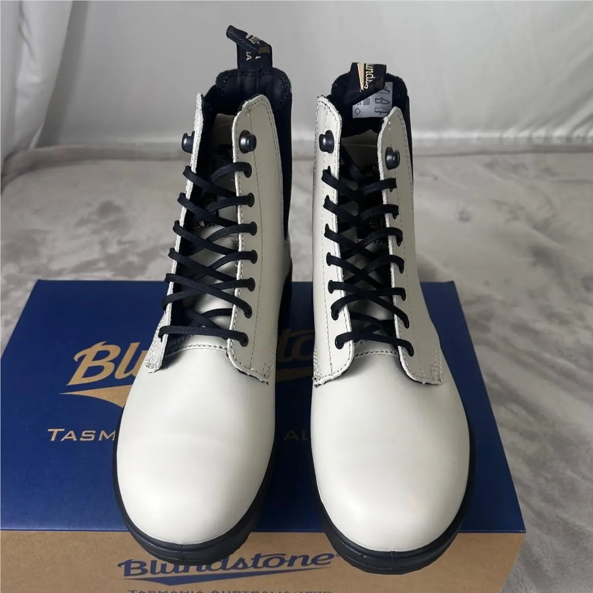 Blundstone shoes - White 1