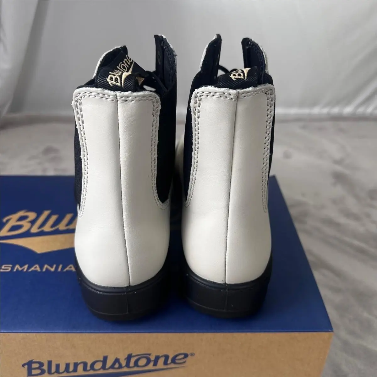 Blundstone shoes - White 2