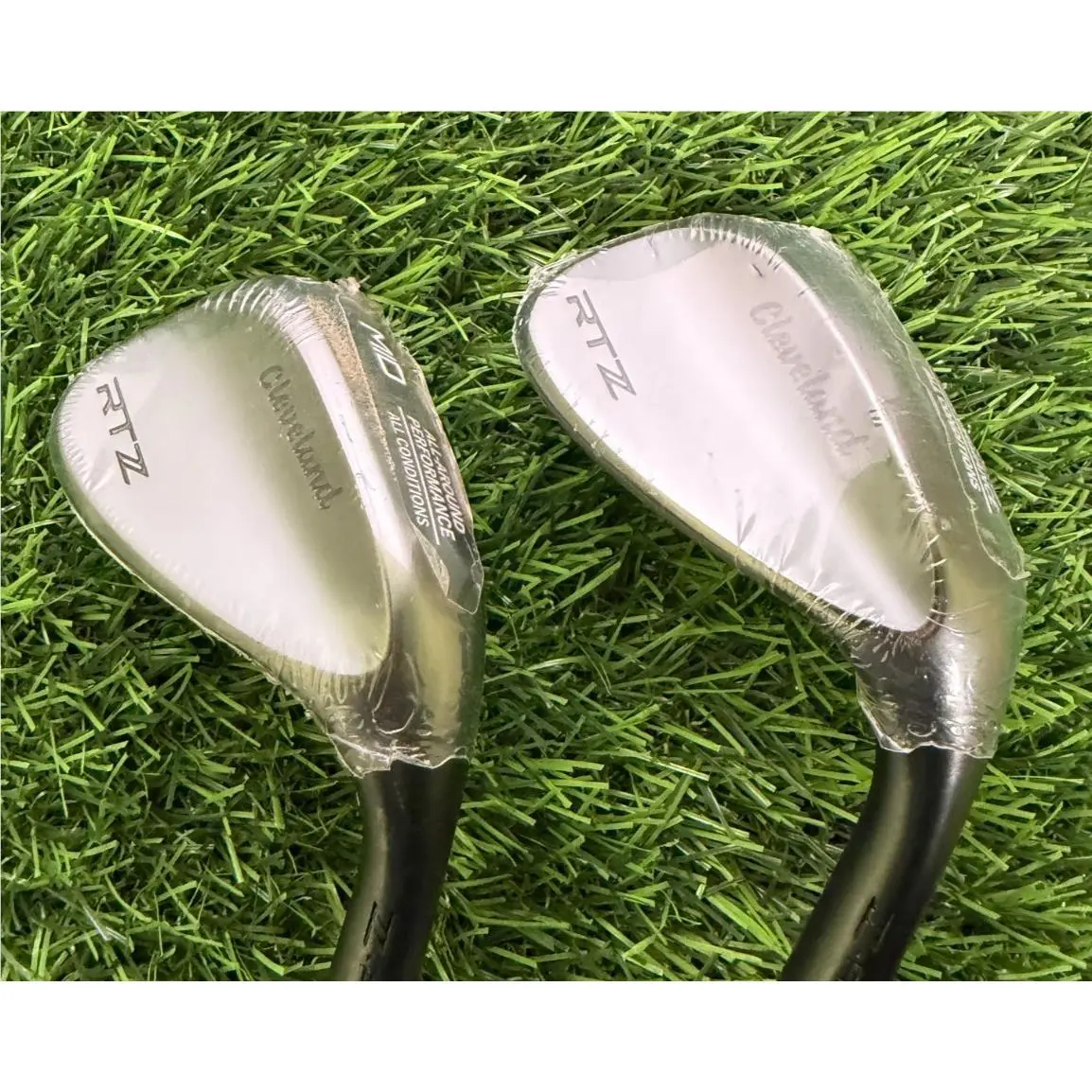 Cleveland Rtz Zipcore 52/10 56/10 Wedge Set Mid Grind Black DG Spinner