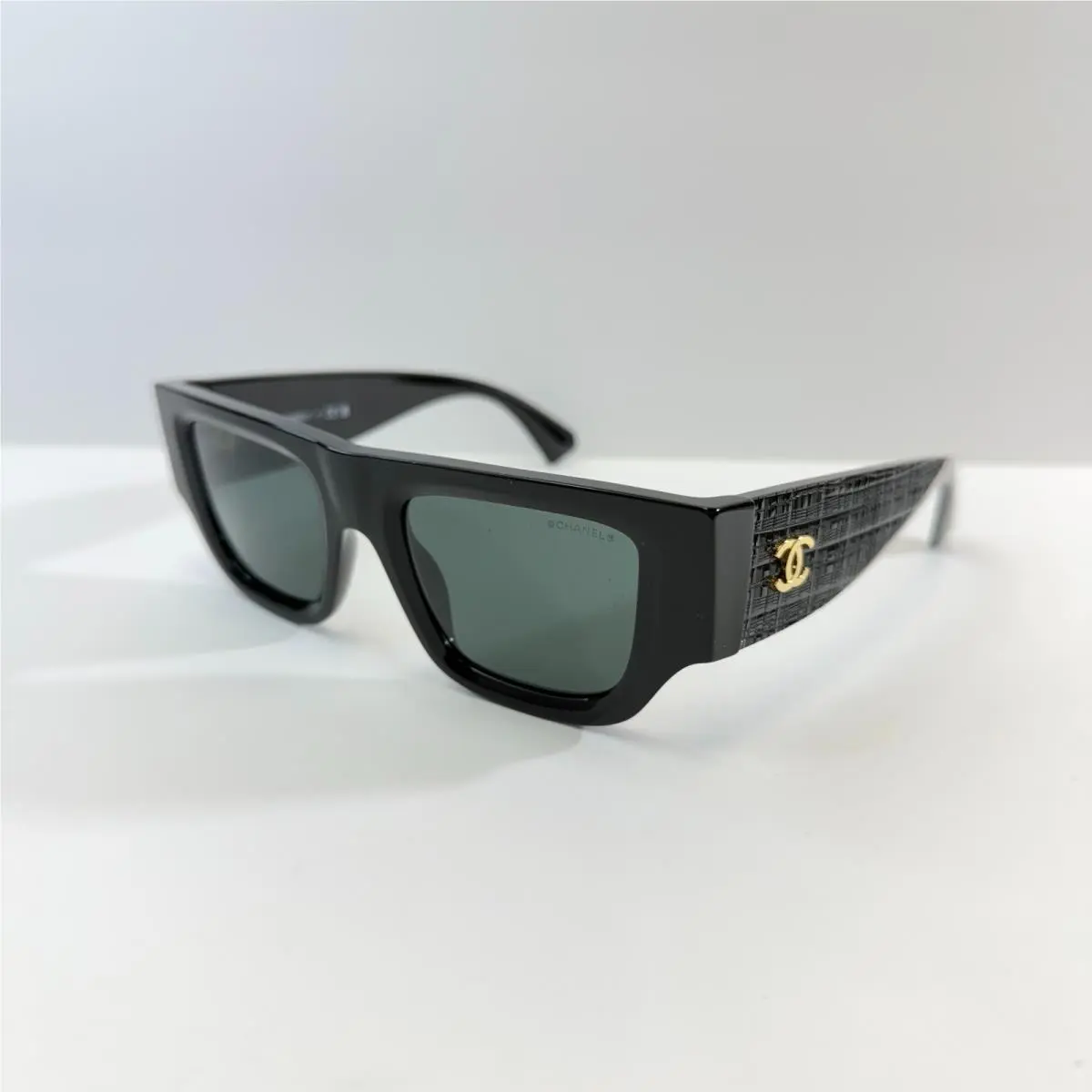 Chanel CH 5570 1850S4 Black Frame W/dark Grey Lenses