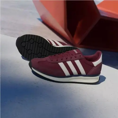 Adidas shoes - Shadow Red / Off White / Dark Blue 2