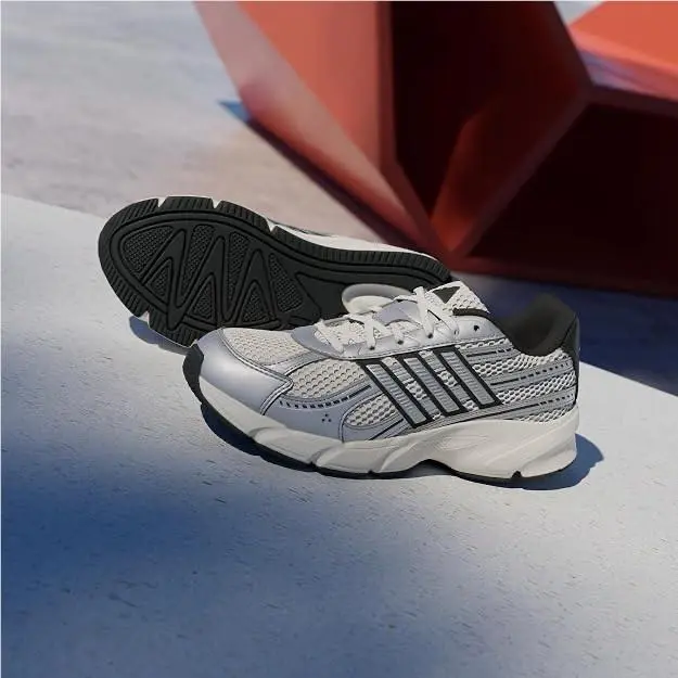 Adidas shoes - TECHNOCHAOS - TECHNOCHAOS - Technochaos - Chalk White/Silver Metallic/Black 0