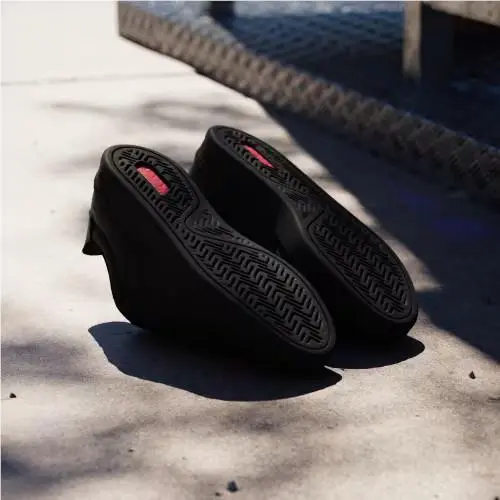 Adidas shoes - Core Black / Core Black / Carbon 2