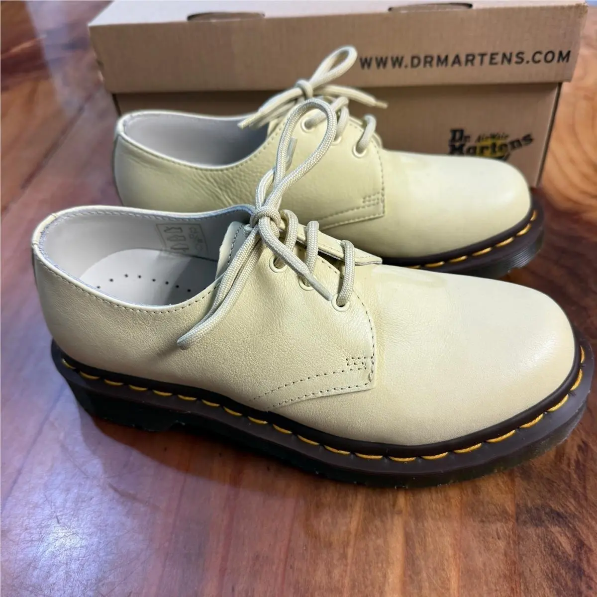 Dr. Martens shoes - Cream 1