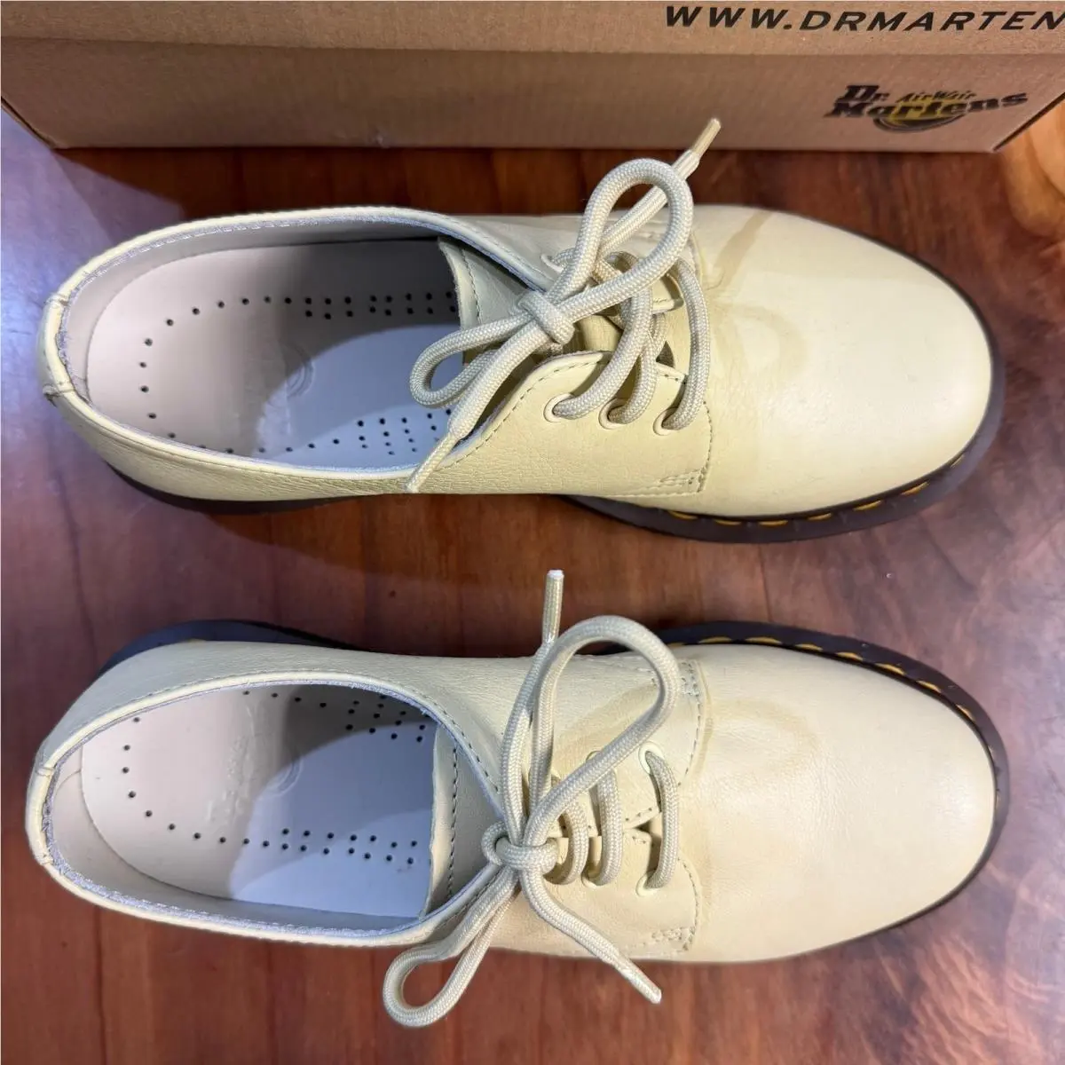 Dr. Martens shoes - Cream 2