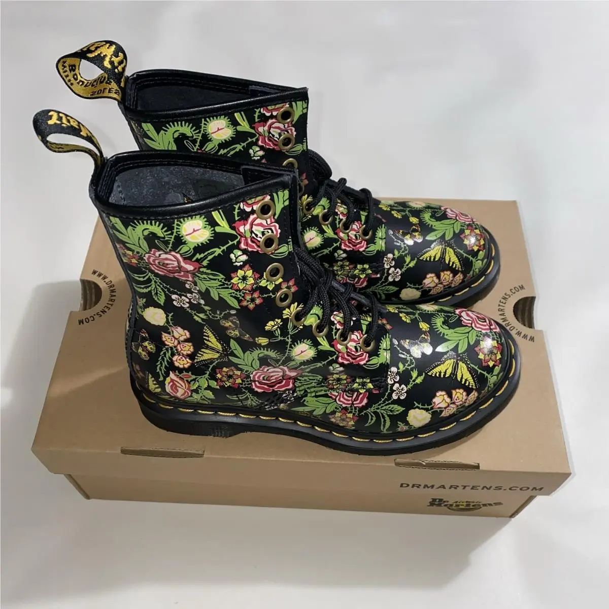 Dr. Martens shoes - Dr Martens Bloom Backhand - Bloom Backhand - Black (UPC: 190665452457) 1