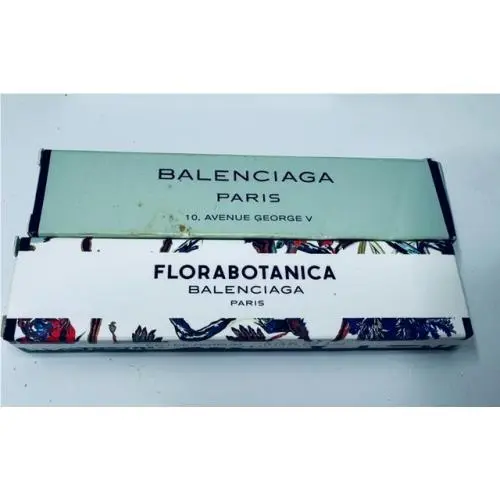 1x Florabotanica + 1 x Balenciaga L’essence 10 Avenue George V Perfume 4ml