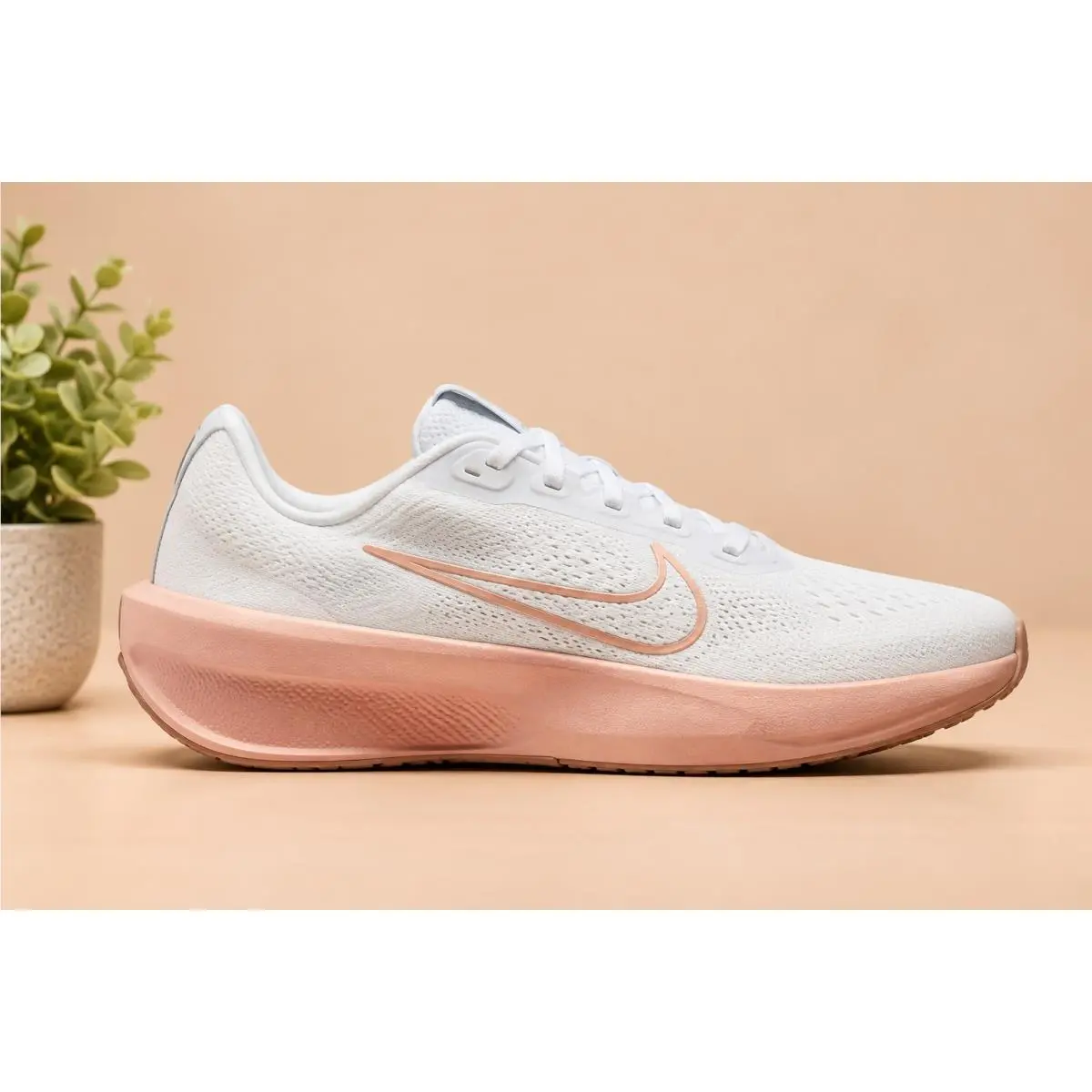 Nike Women`s Interact Run Running Shoes White/pink 7