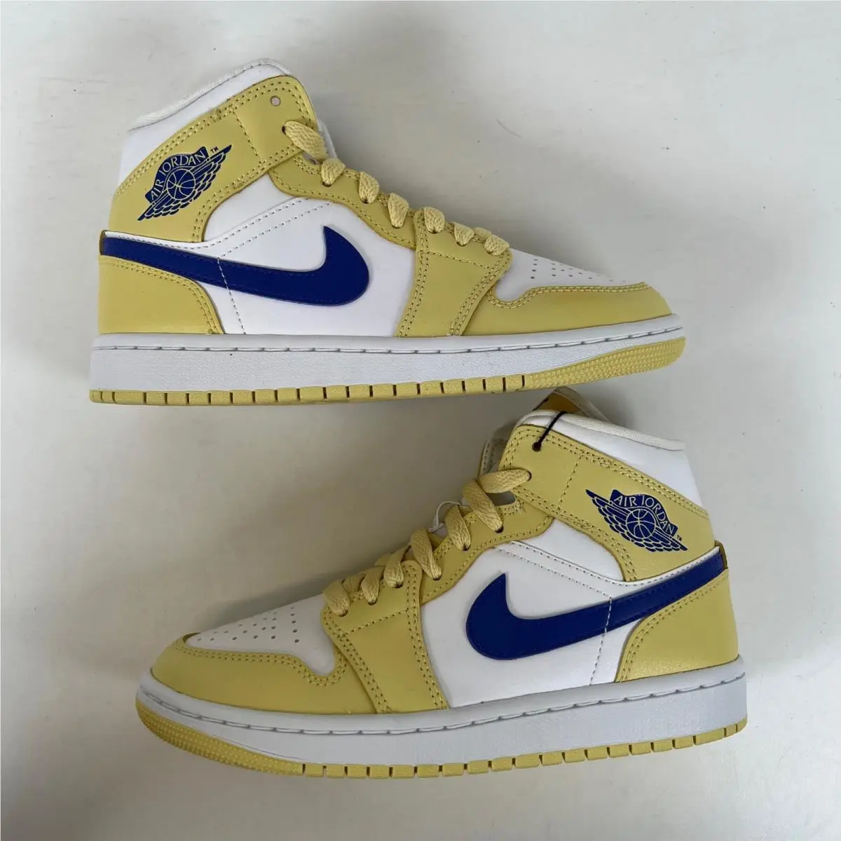 Nike shoes - Jordan 1 Mid - Mid - Yellow 0