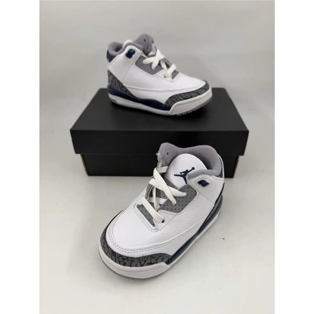 Nike Kid’s Jordan 3 Retro-sz 5C- White Midnight Navy Sneakers Shoes