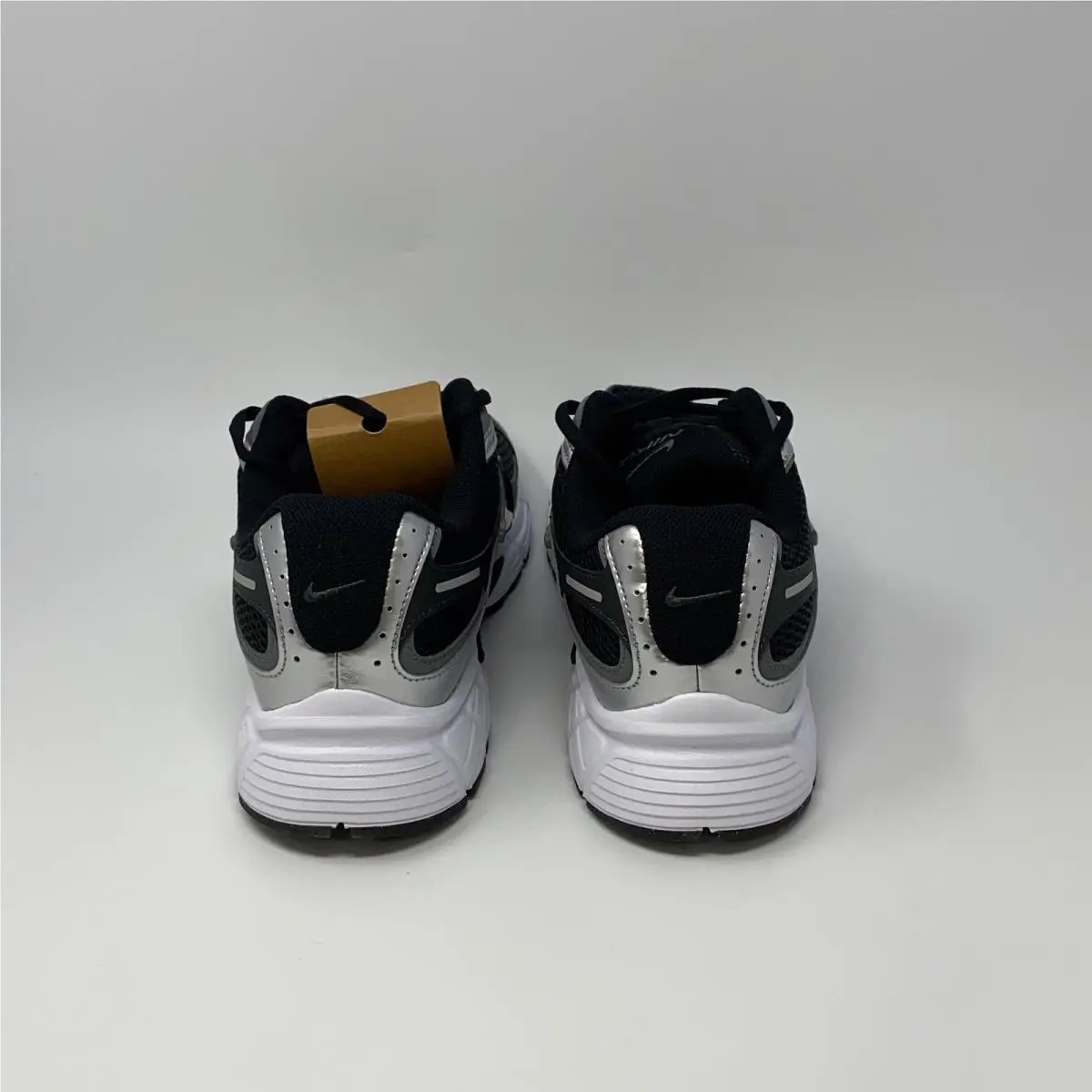 Nike shoes - Black (UPC: 198480920052) 1
