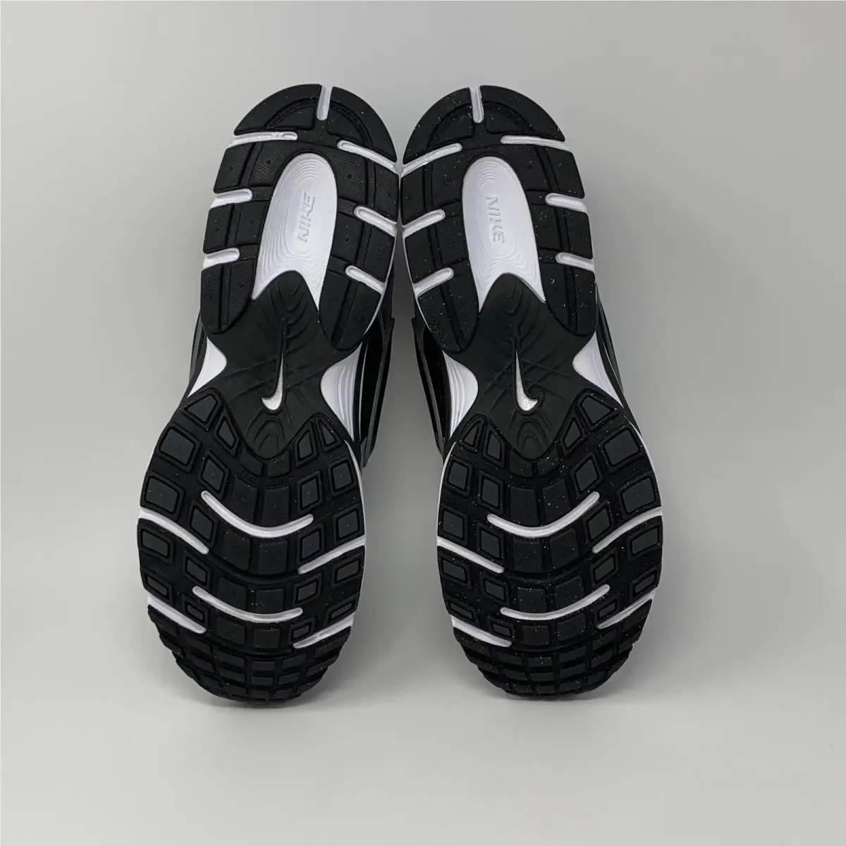 Nike shoes - Black (UPC: 198480920052) 4