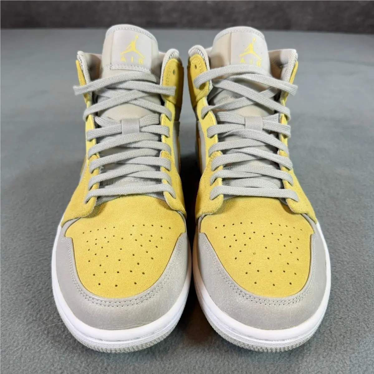 Nike shoes - Jordan 1 Mid - Mid - BQ6472-110 - Yellow 4