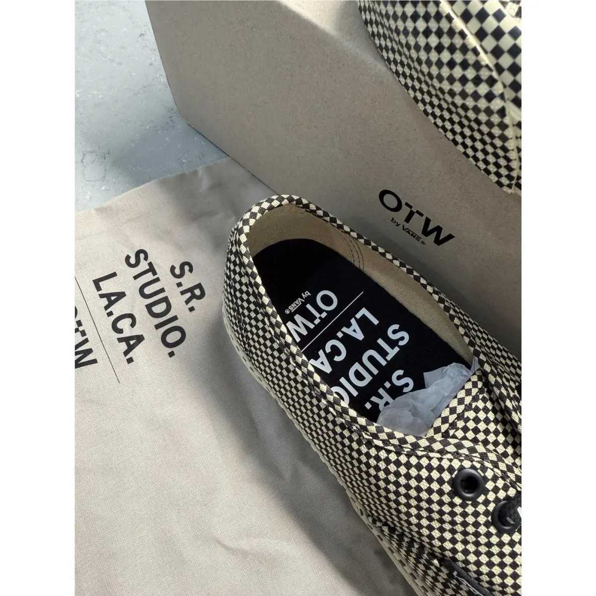 Vans shoes - VANS Authentic - Authentic - VN000DCNFFO - Brown 1