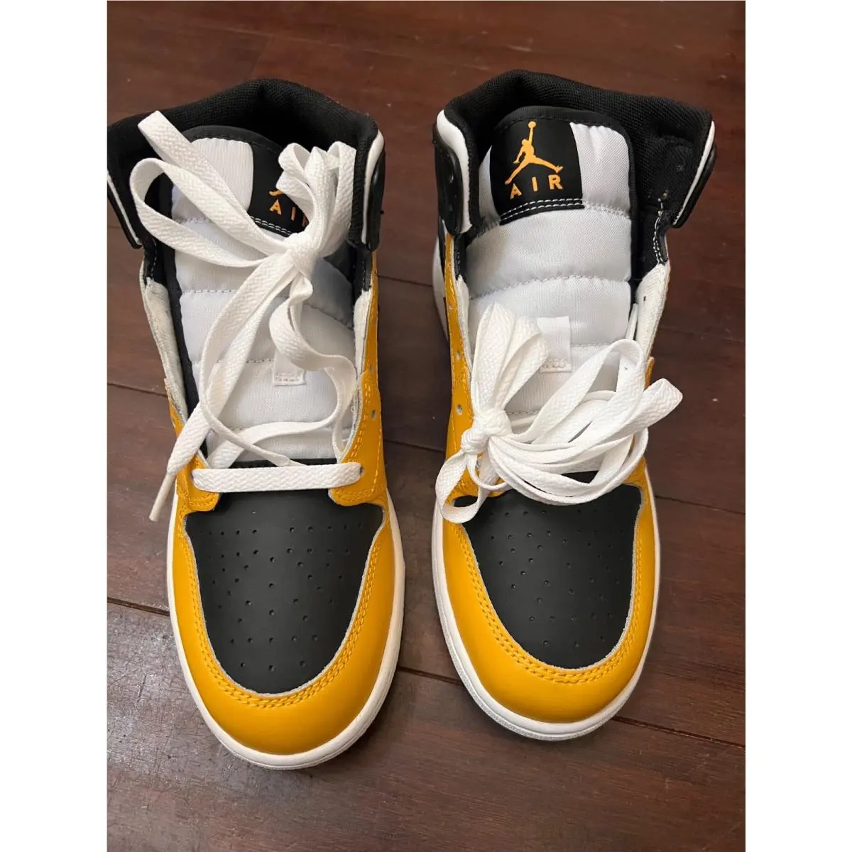 Nike shoes - Yellow 2