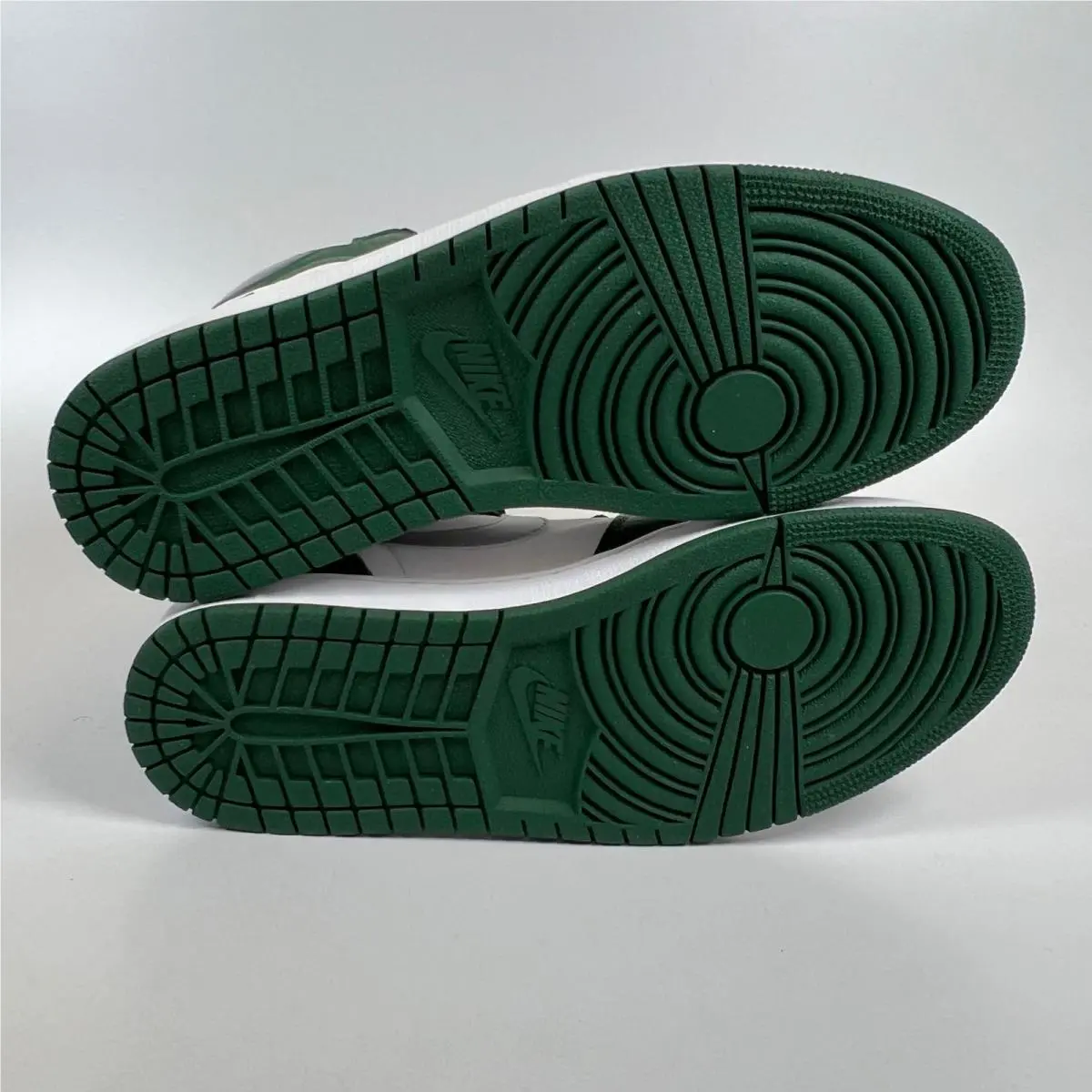 Nike shoes - Jordan 1 Retro High OG Gorge Green - Green 4